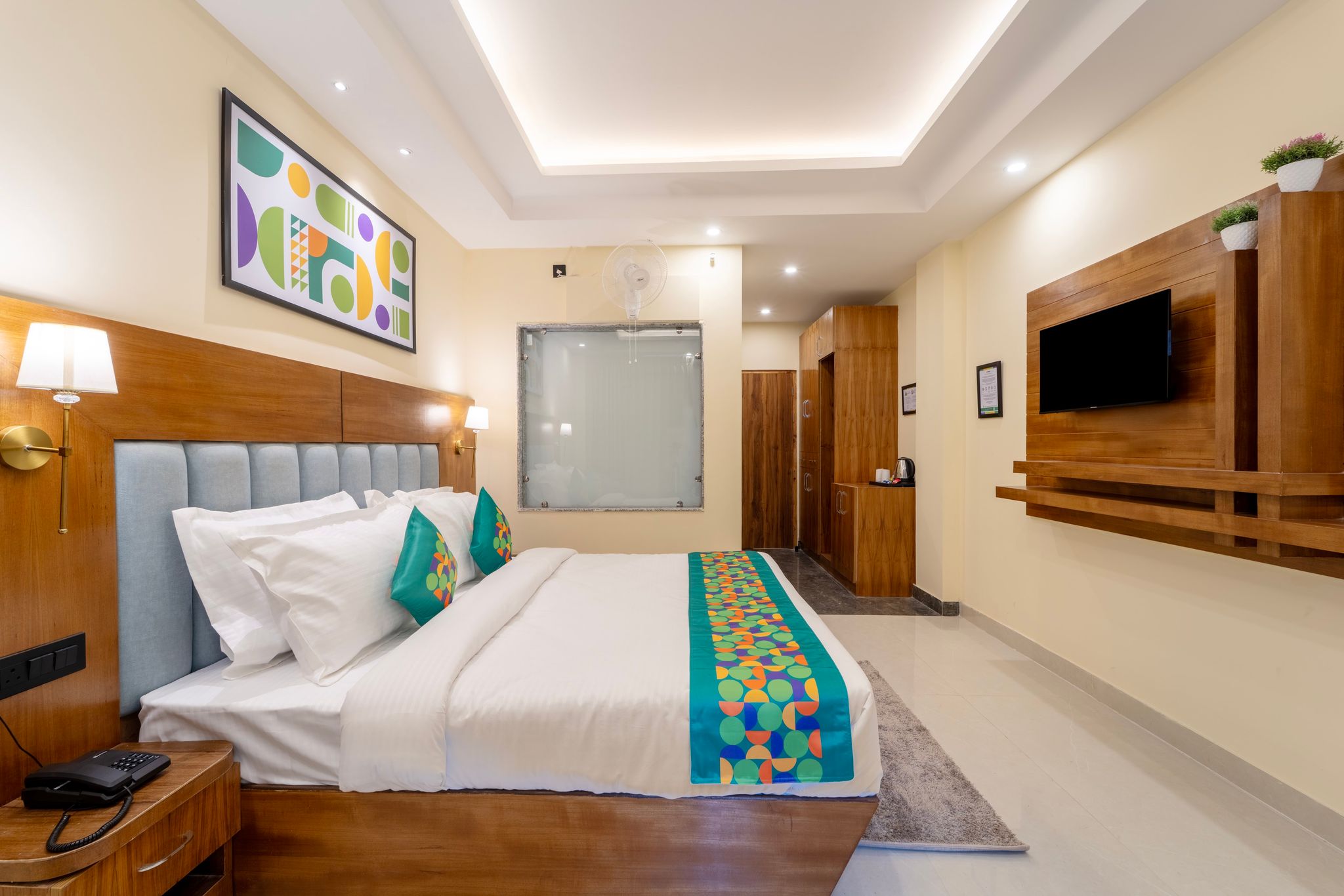 Treebo Premium The Takey'S, Mall Road Standard room 4
