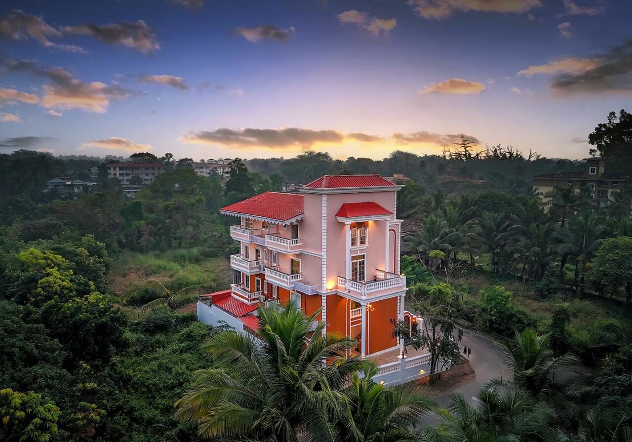 Foxoso Vega Suites with Private Indoor Pool, Colva