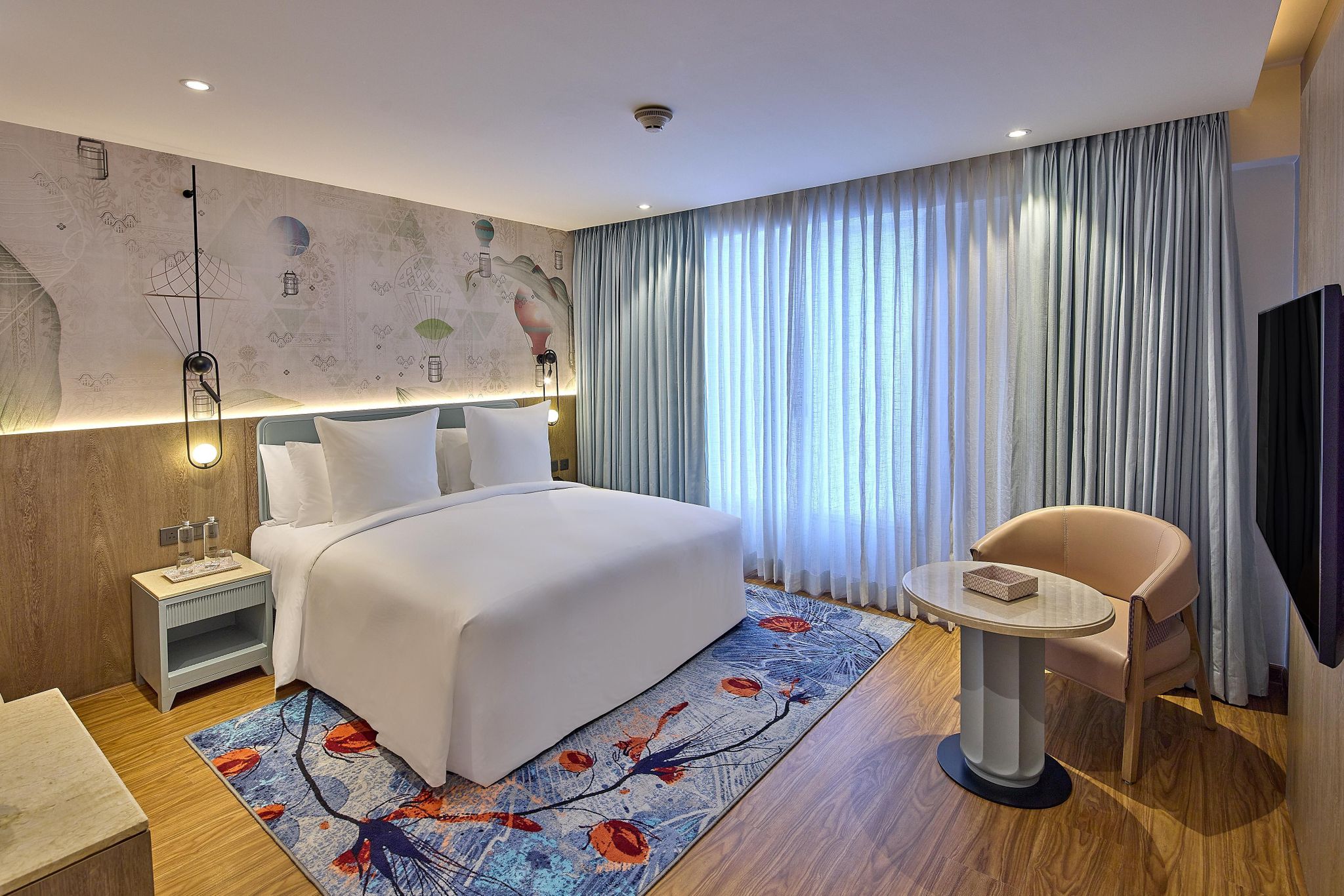 Premier King Room - Smart Laundry Closet, Espresso Coffee Machine, Non-Alcoholic Mini Bar