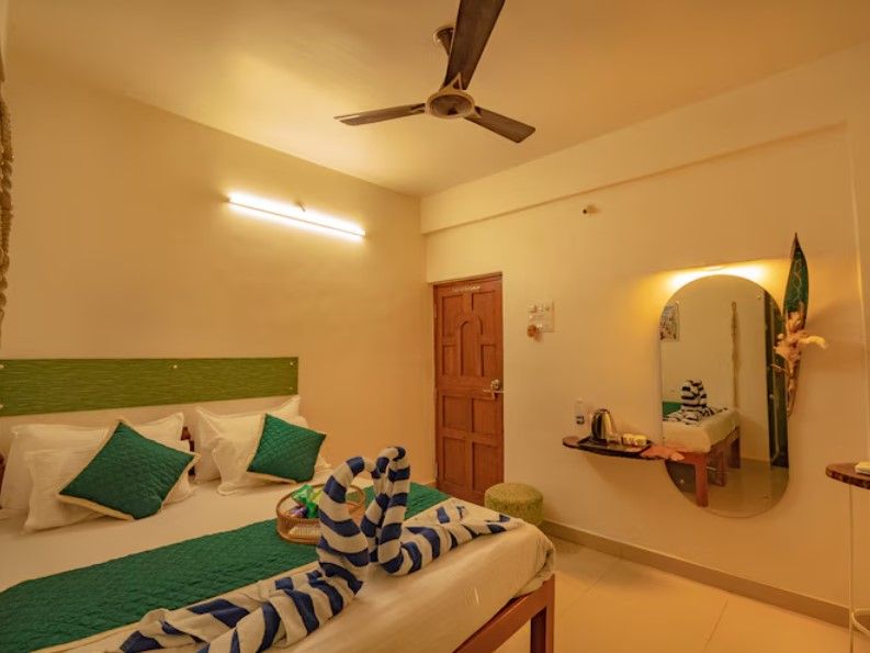 ILIF 2703 THE BACKYARD Deluxe AC Room