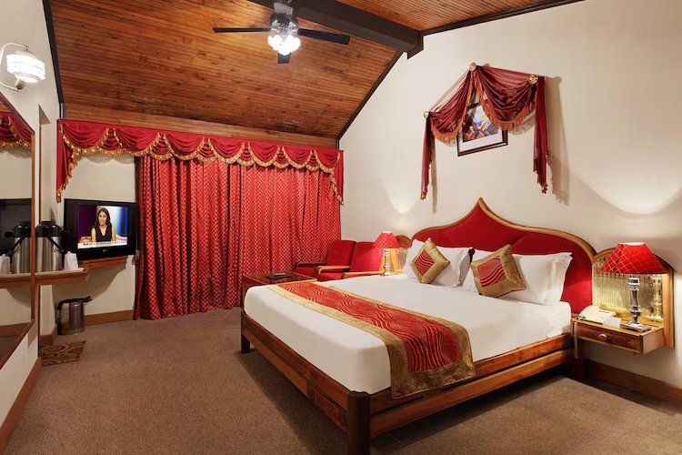 Orchard Green Suite Room