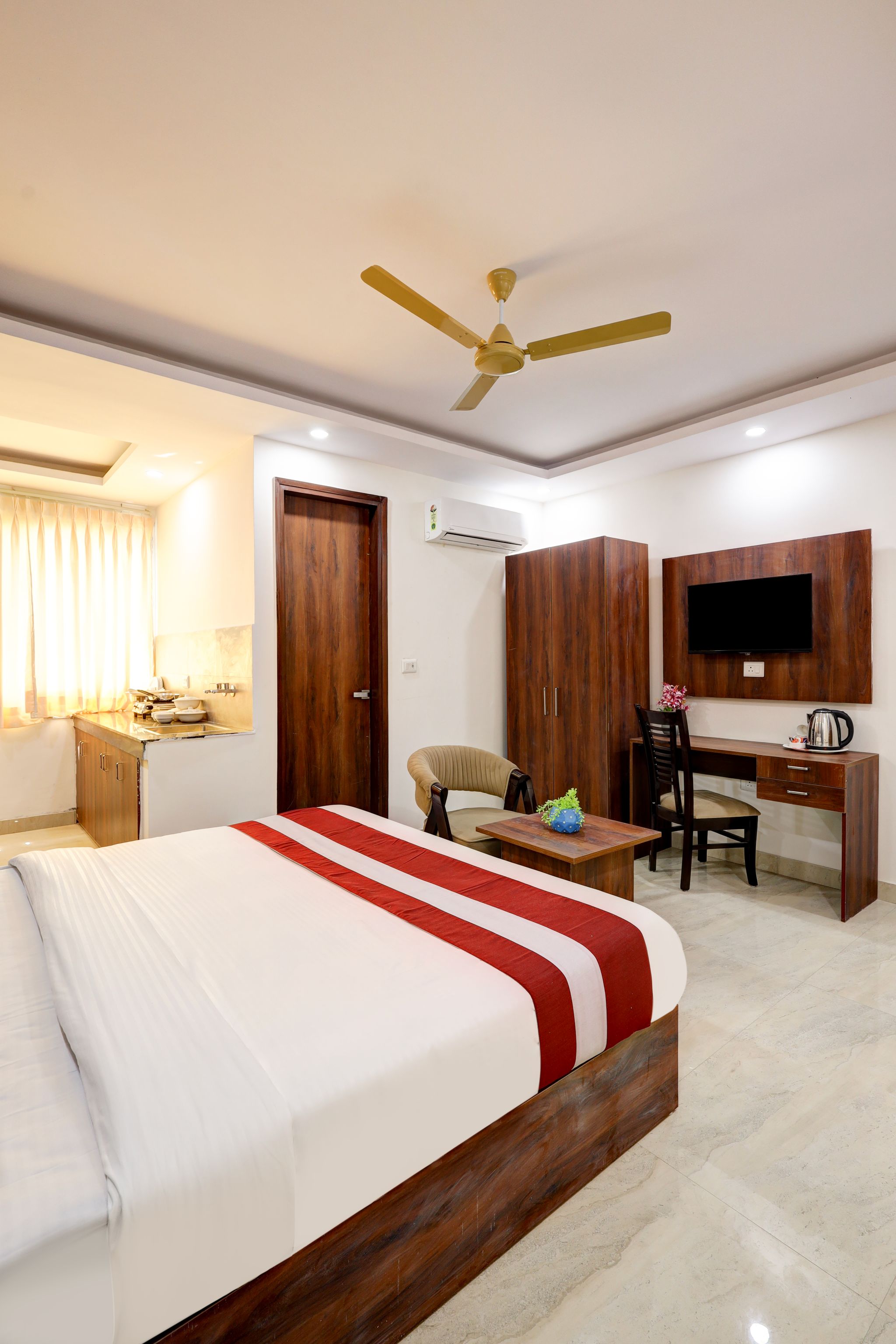 Hotel The Venice- Near Indraprastha Apollo Hospital Deluxe Room 3