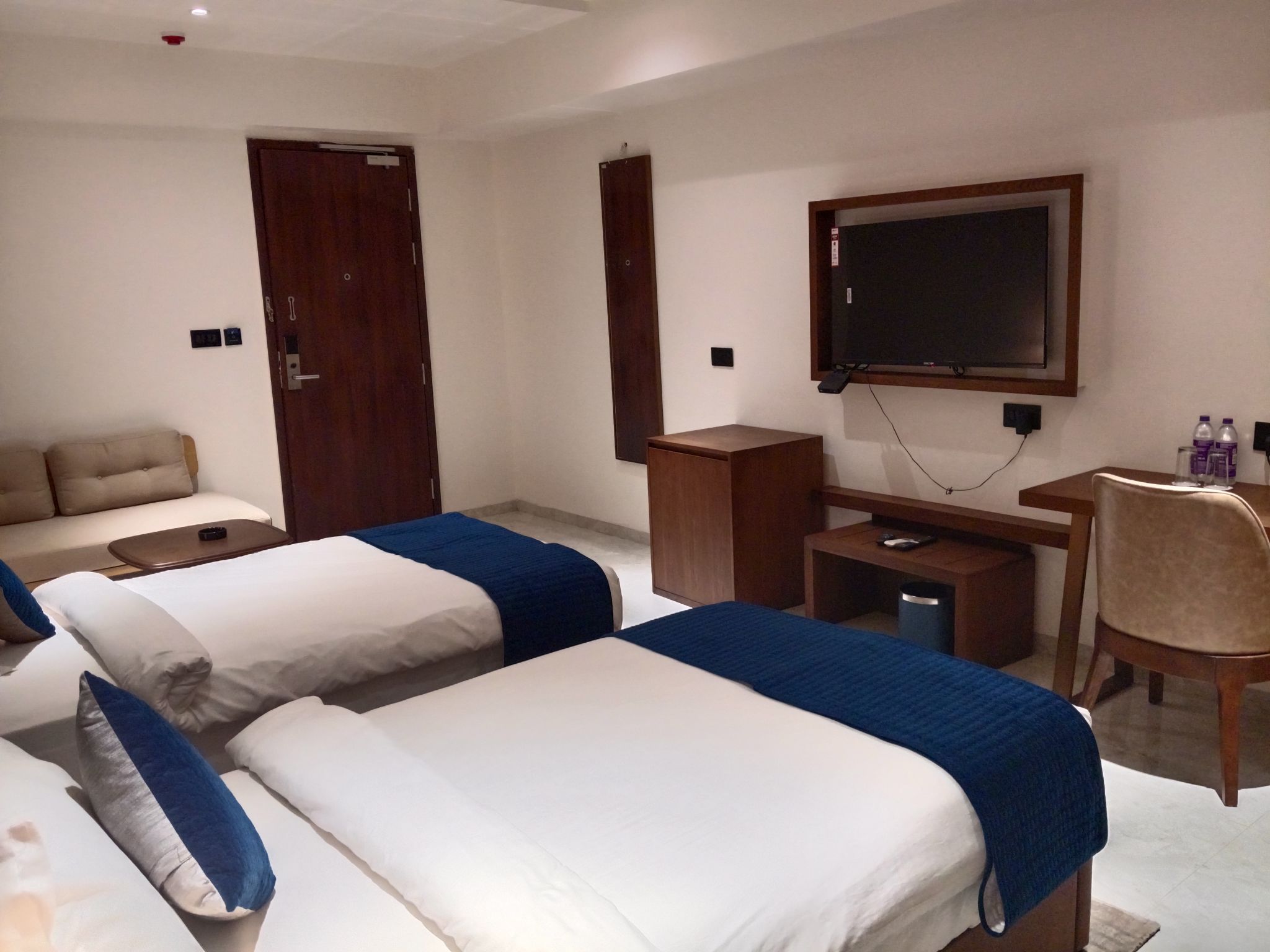 Lords Studio Inn Jamnagar DELUXE TWIN 3