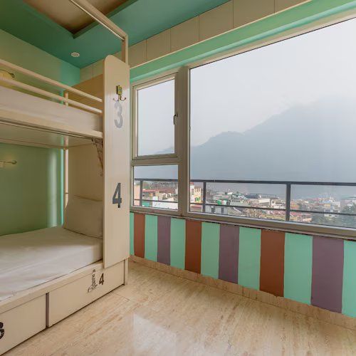 AC 8 Bed Female Ensuite