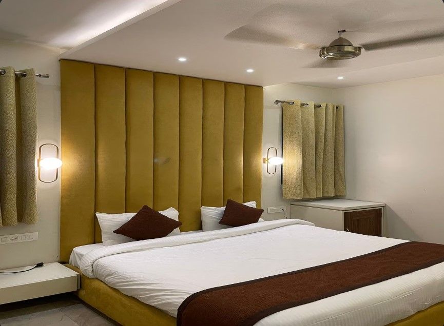 Hotel Kshitij Royal Deluxe Room 2