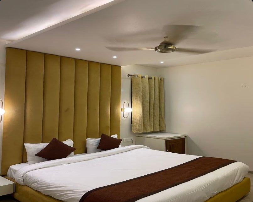 Hotel Kshitij Royal Deluxe Room 6