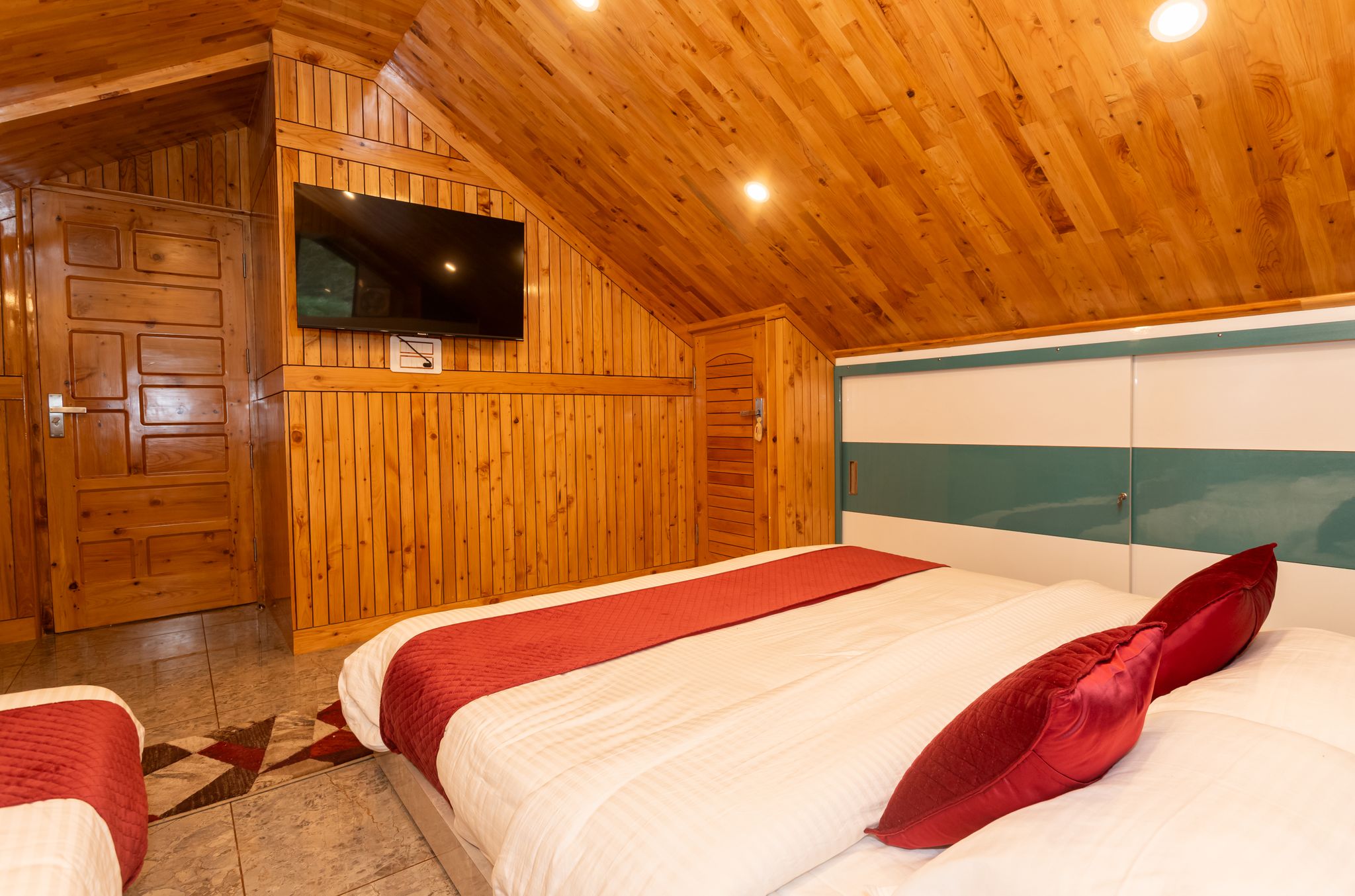 Family Wooden Suite with Terrace