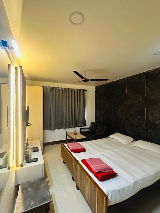 Hotel Sanman Lodge Non AC Room  2