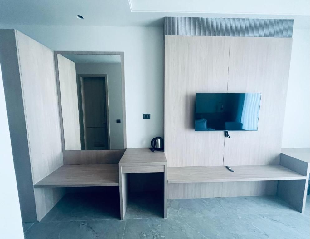 Le Parc Hotel & Banquets An Initiative by SHER-E-PUNJAB Deluxe Room 26