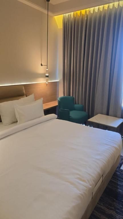 Le Parc Hotel & Banquets An Initiative by SHER-E-PUNJAB Deluxe Room 2