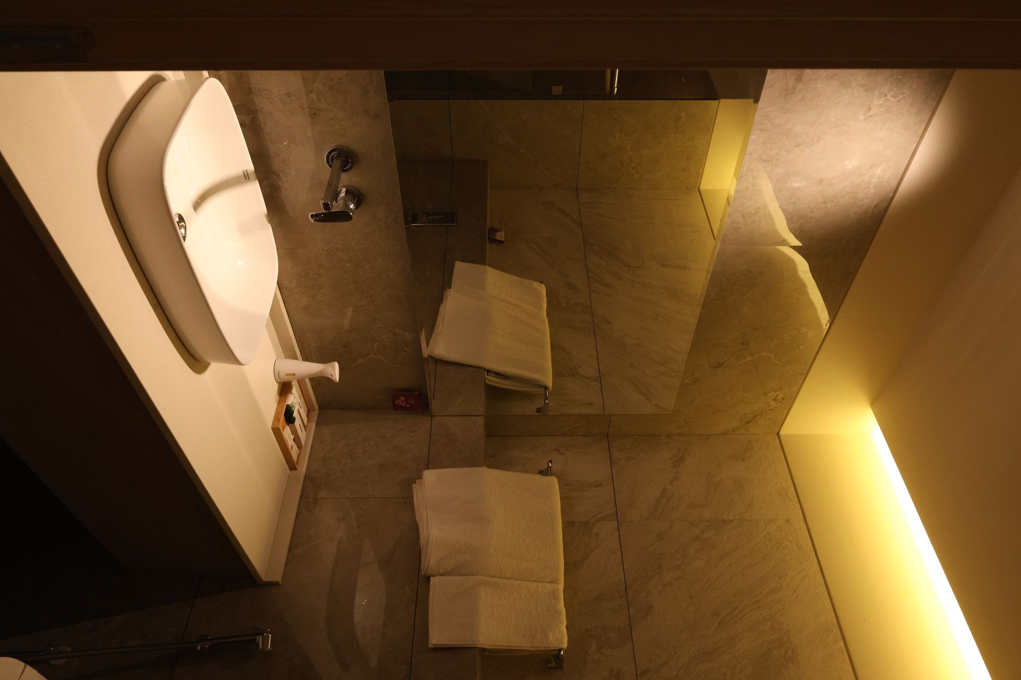 Le Parc Hotel & Banquets An Initiative by SHER-E-PUNJAB Deluxe Room 17