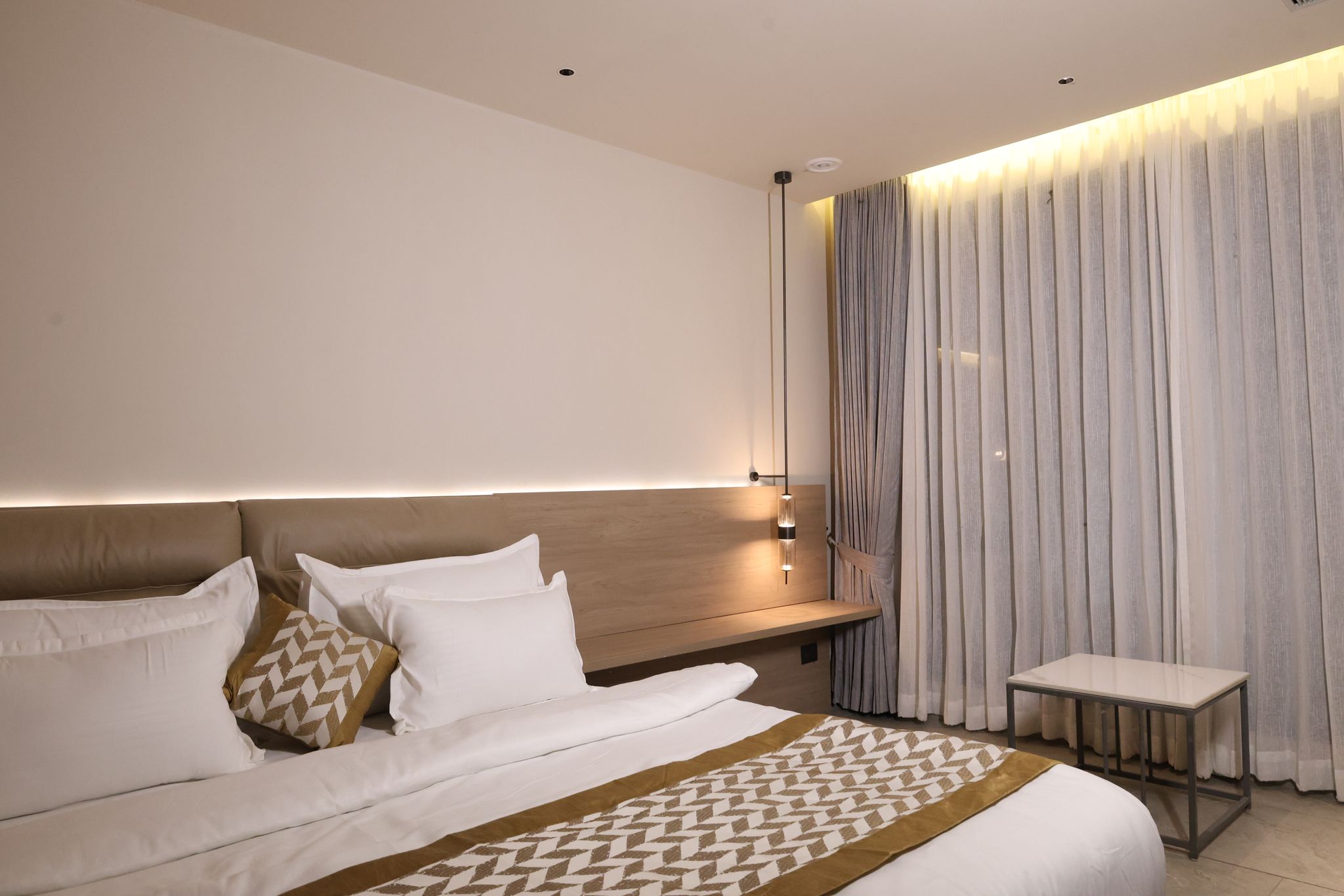 Le Parc Hotel & Banquets An Initiative by SHER-E-PUNJAB Deluxe Room 14