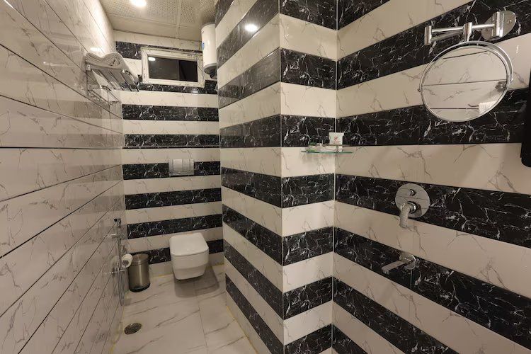 Family Suite Room , 24 Hrs CheckIn and Checkout , 20 Percent discount on Food Bill