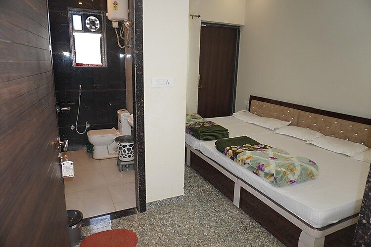 MOHANI PALACE Family room 3