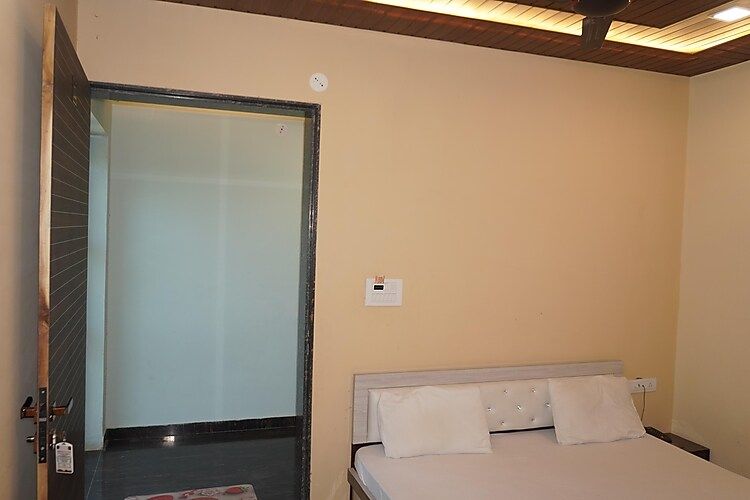 MOHANI PALACE Family room 12