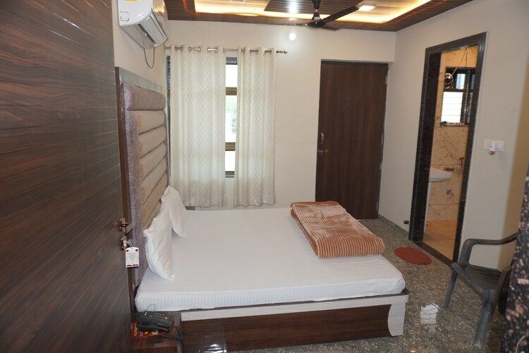 MOHANI PALACE AC Deluxe Room 2