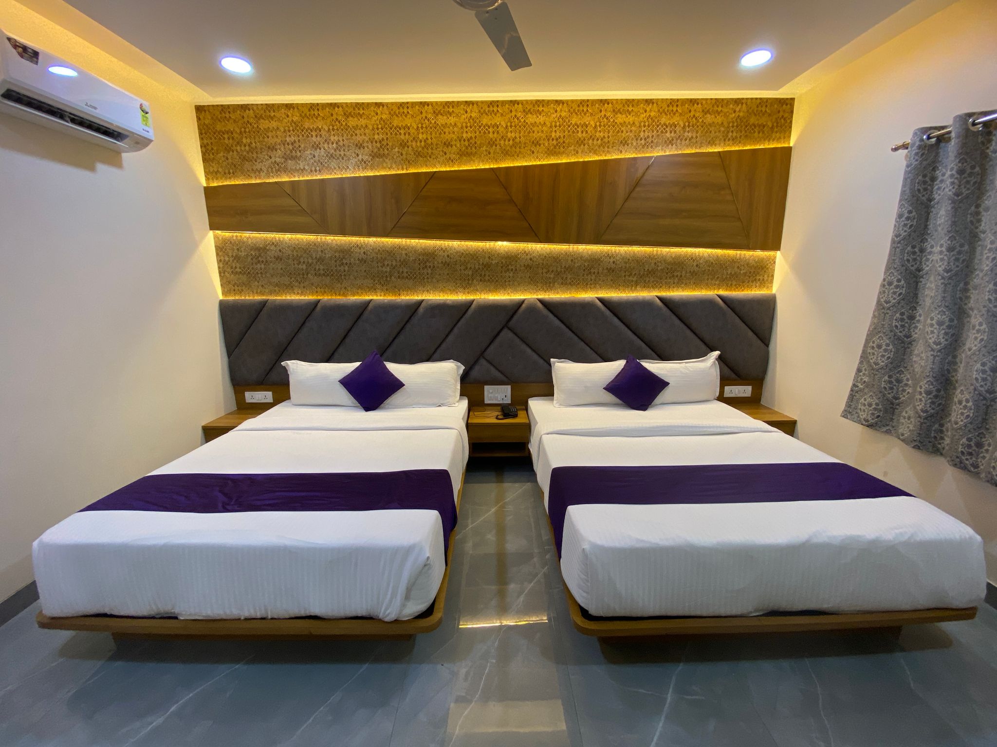 Deluxe Quadruple Room 