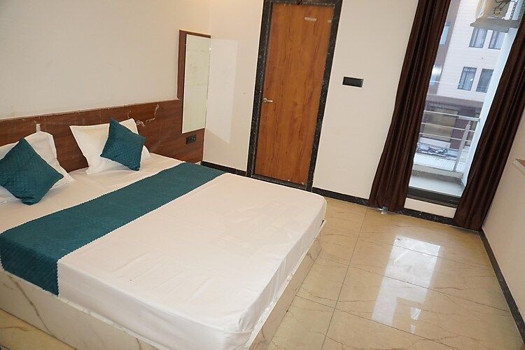 AC Deluxe Double Room