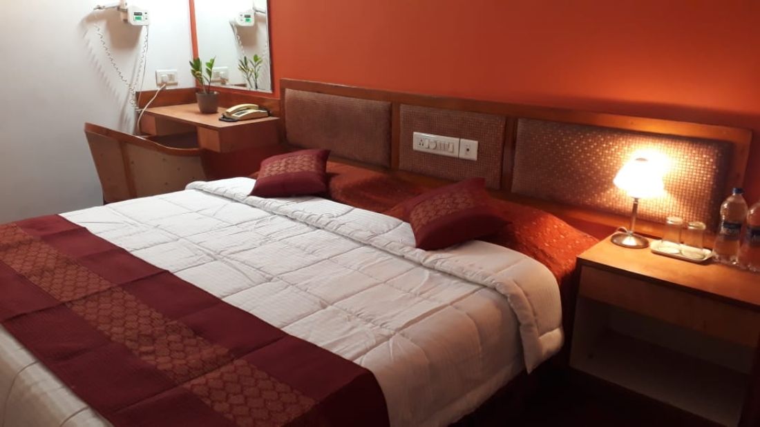 Swapanlok Farms And Resorts Super Deluxe Room 5