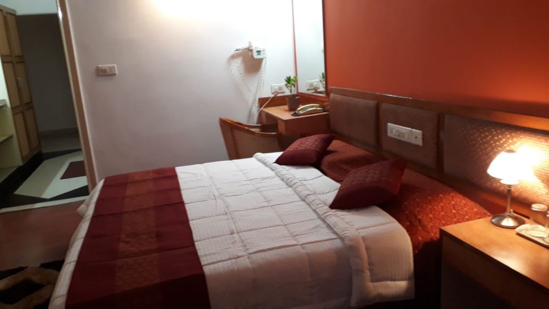 Swapanlok Farms And Resorts Super Deluxe Room 3