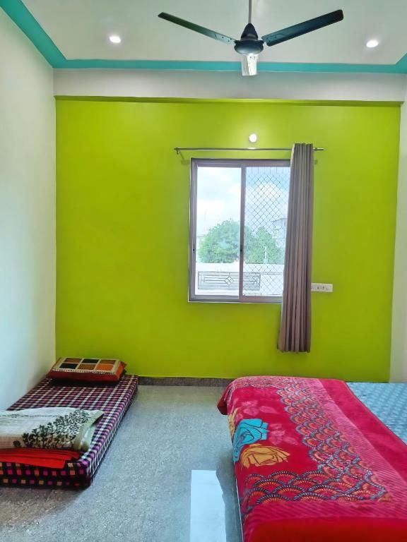 Prem bhawan guest house Deluxe Family Room 7