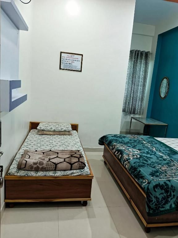 Prem bhawan guest house Deluxe Triple Room 3