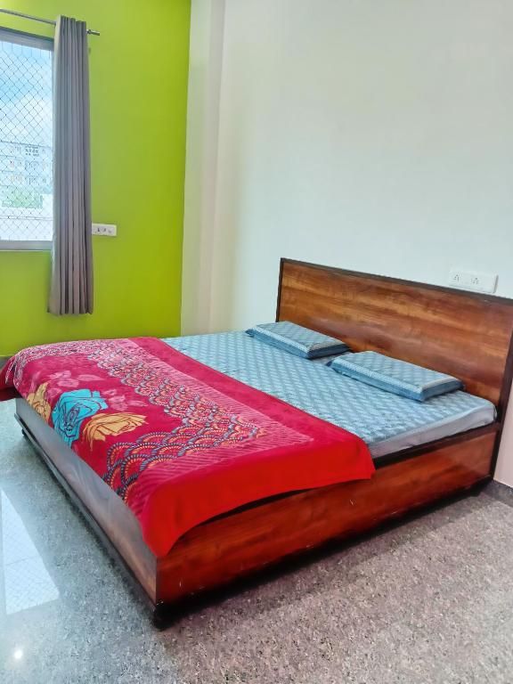 Prem bhawan guest house Deluxe Family Room 3