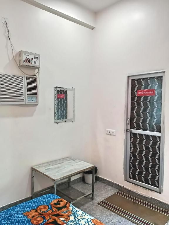 Prem bhawan guest house Deluxe Family Room 8