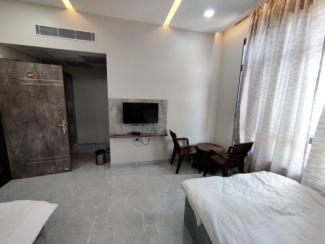 Hotel Ashirwad Superior Twin Bedded Room 6