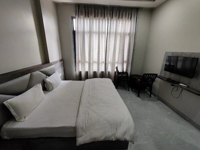 Hotel Ashirwad Deluxe Double Room 2