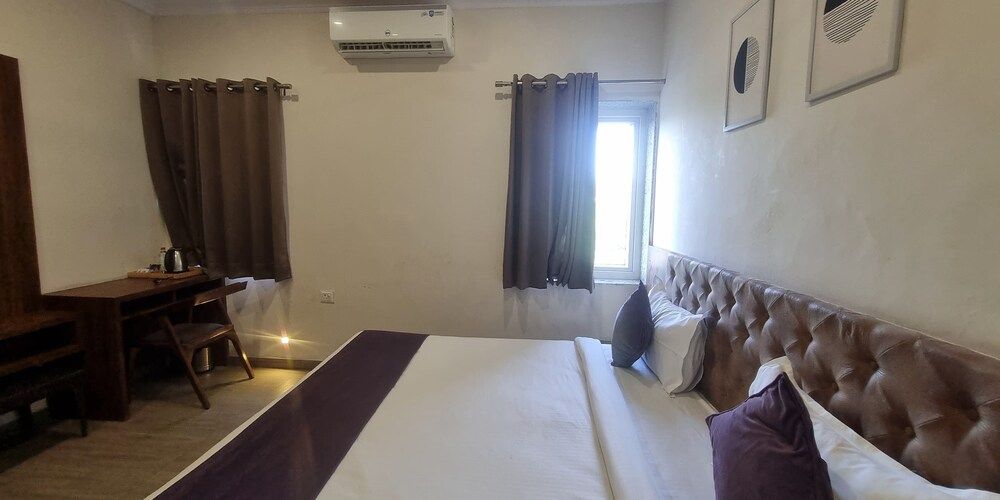 Hotel U ConnecT Deluxe Rooms 3