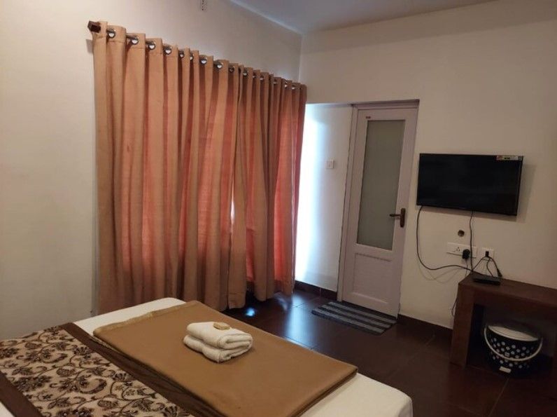 Mahimidas Non AC Room with Balcony 4