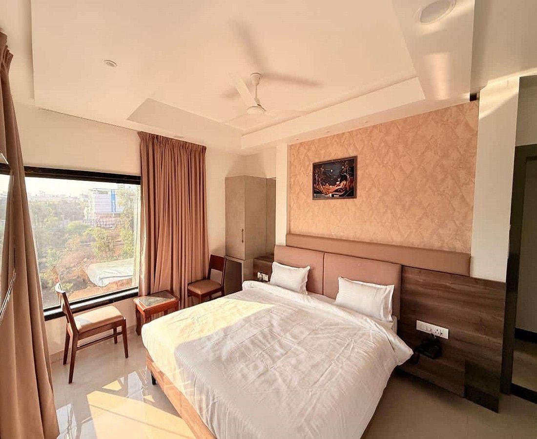 Hotel Khushi stay Deluxe Room