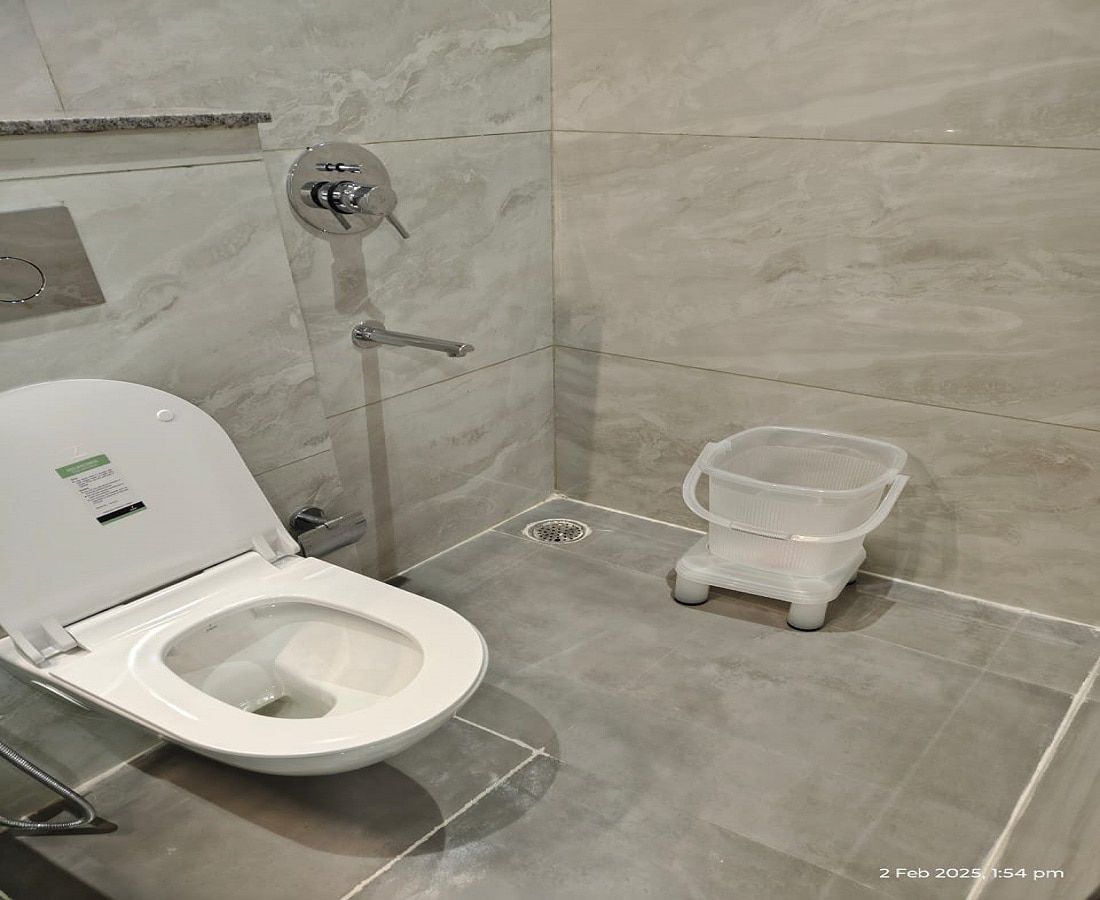 Hotel Khushi stay Deluxe Room 4