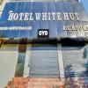 Hotel White Hut