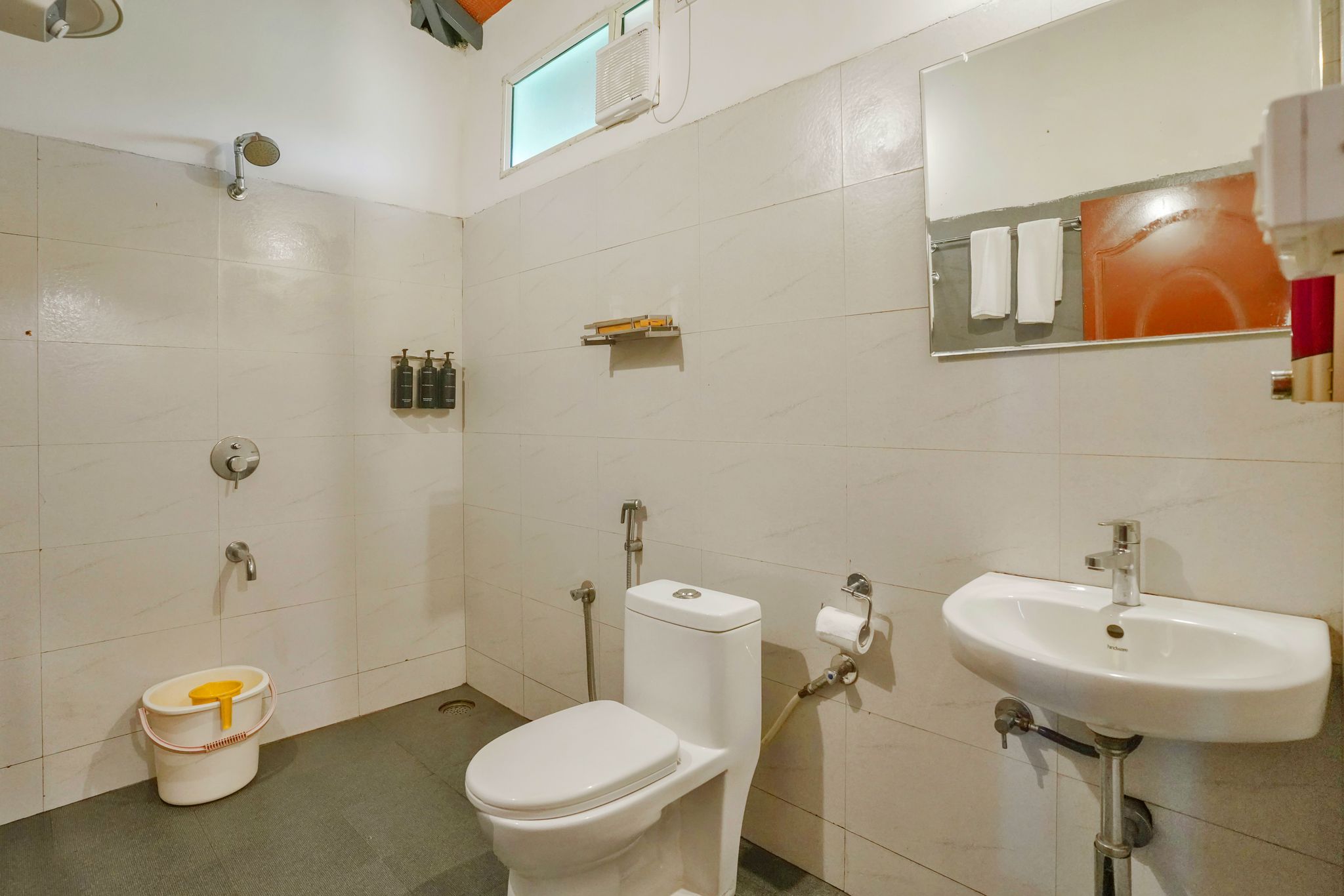  Sila Leisure - Mountain Majesty Garden cottage