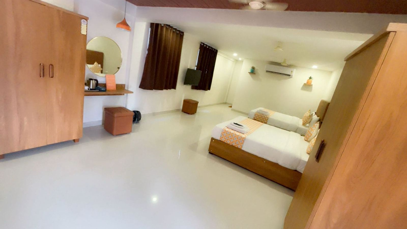 Saffron Twin Ature Suite