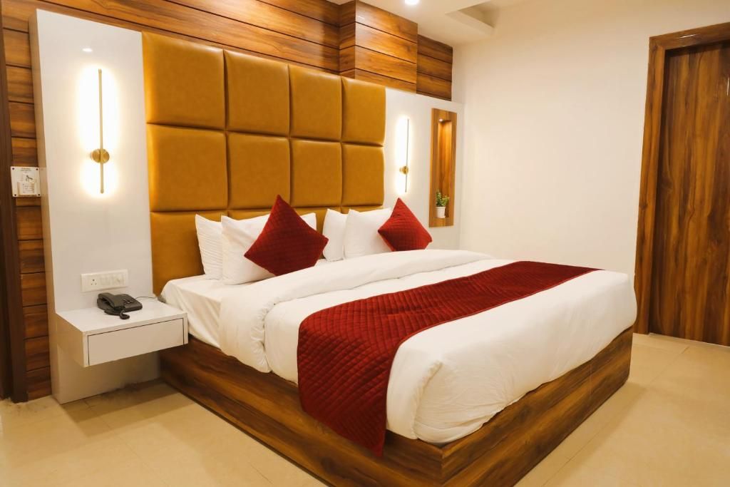 Executive Room (King bed or Twin beds)