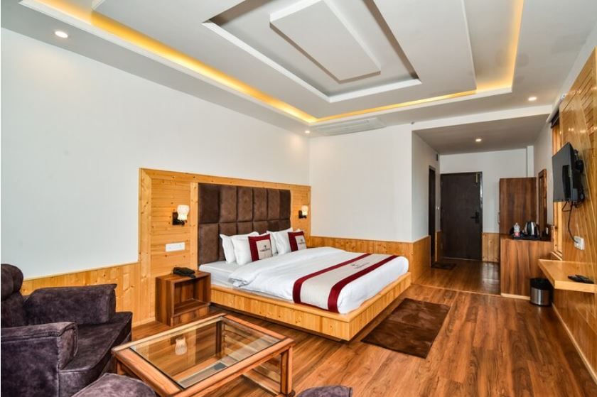 Luxury Room With Balcony Mountain View