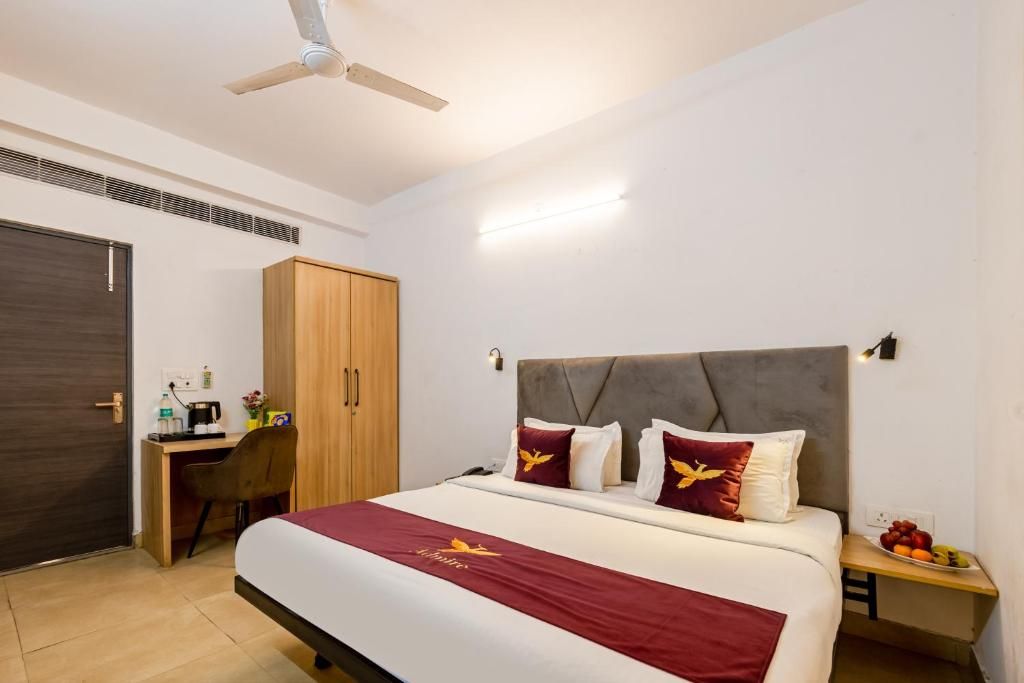 Deluxe Room with City View