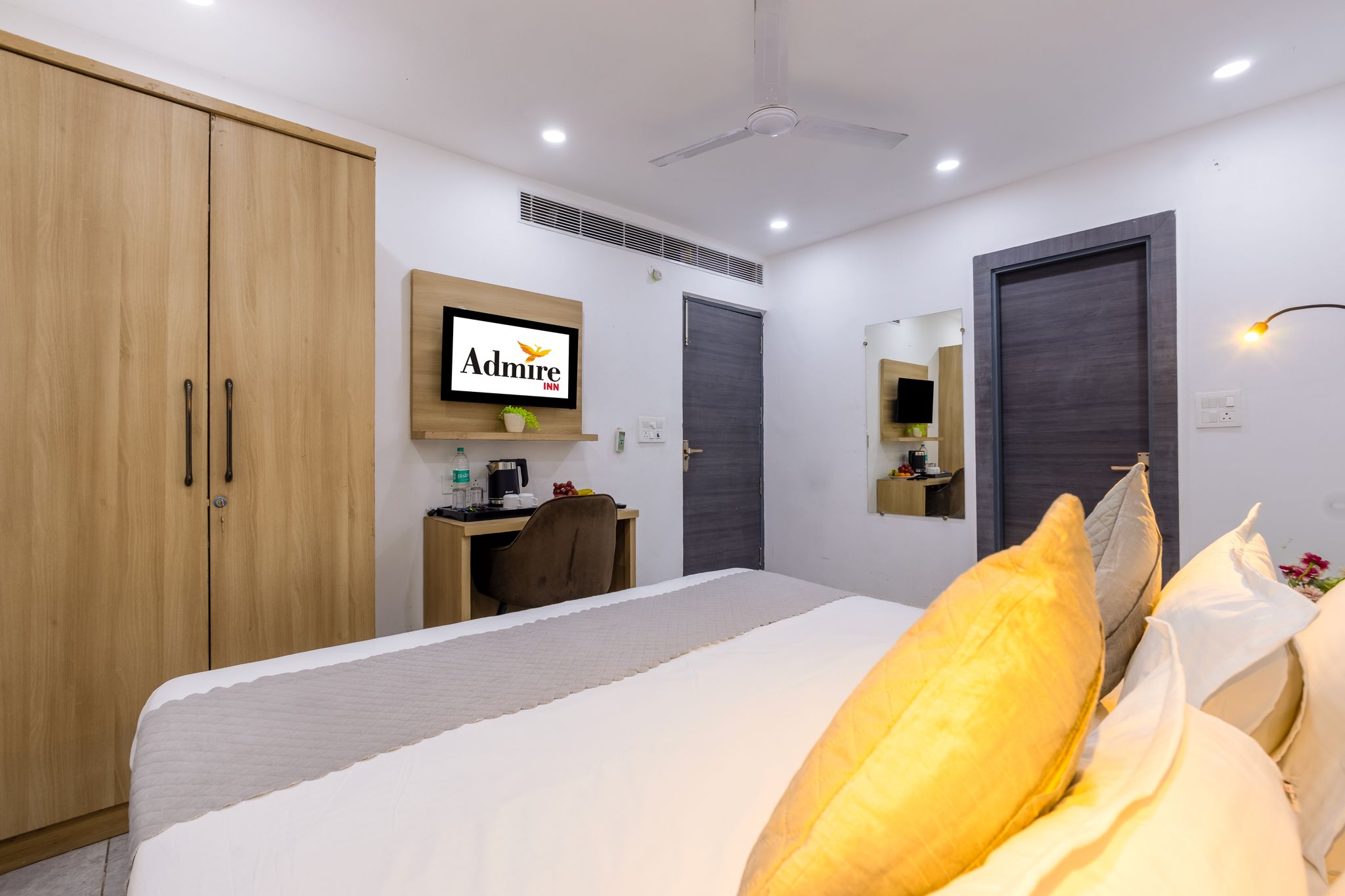  Hotel Admire Inn Sector 104 By ASPL Deluxe Room 7