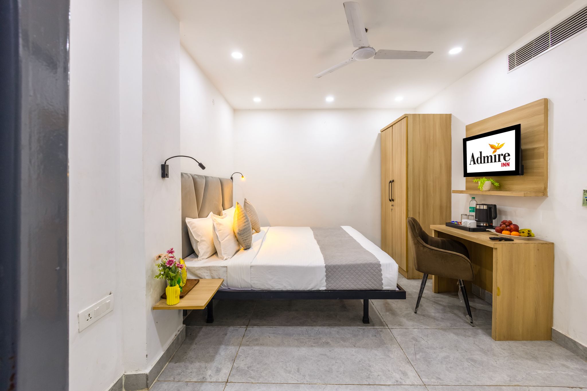  Hotel Admire Inn Sector 104 By ASPL Deluxe Room 2