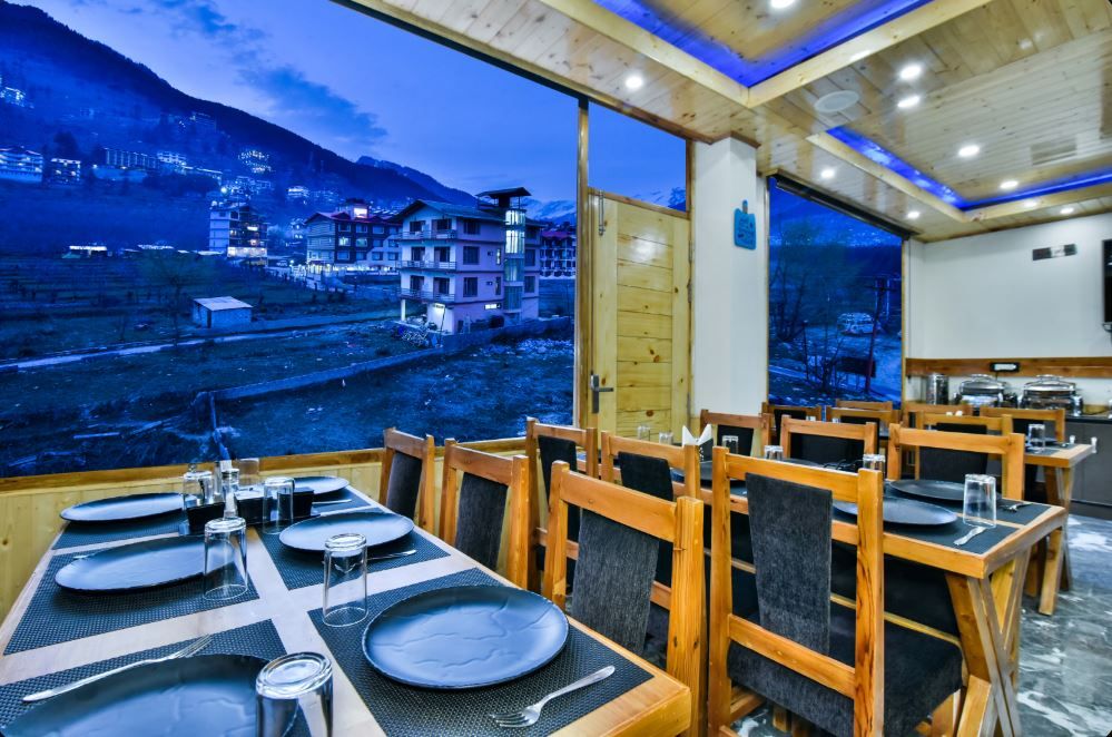 Food & Dining