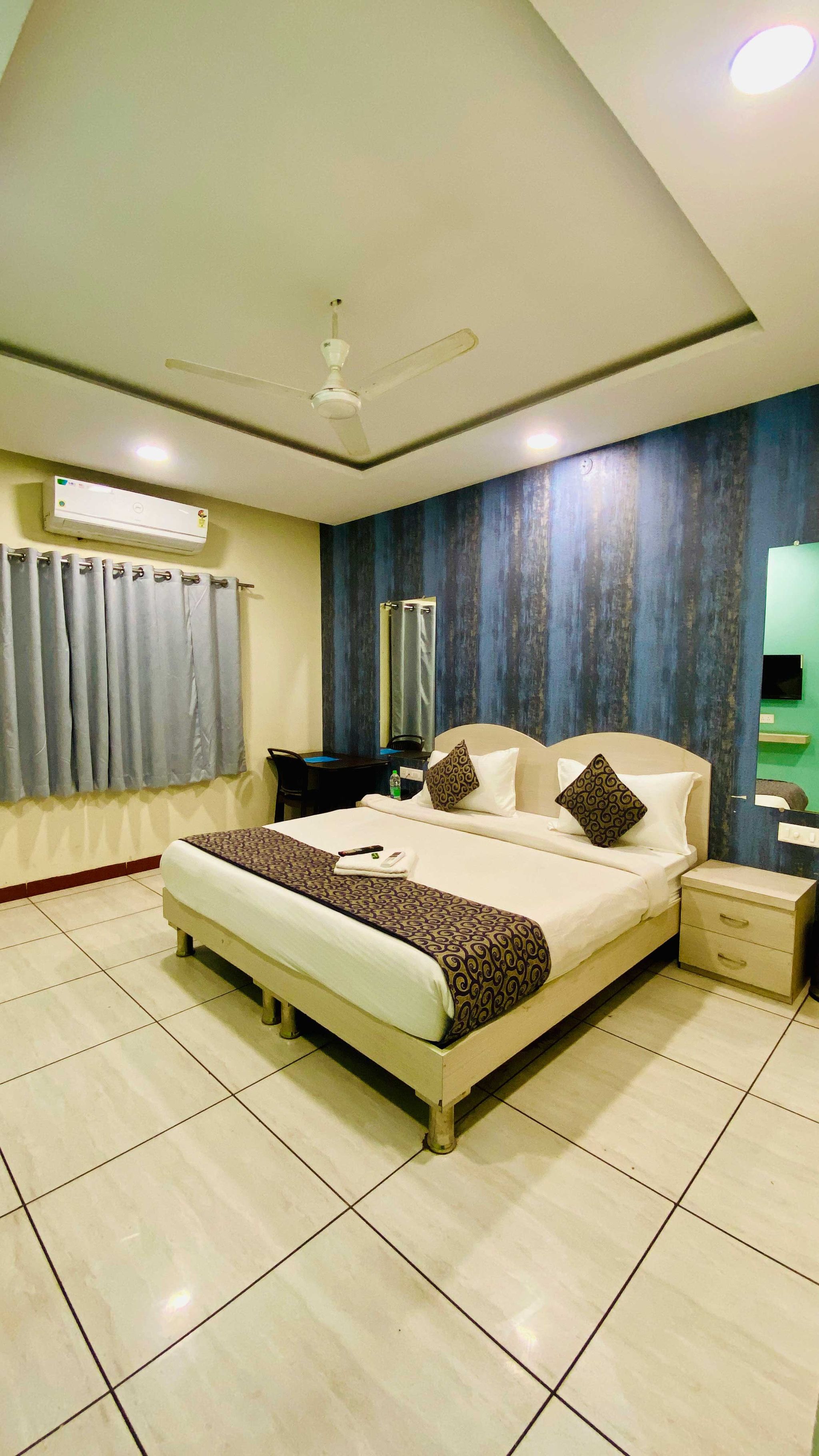 Hotel Ramaya Inn Deluxe Double Bed Room 3