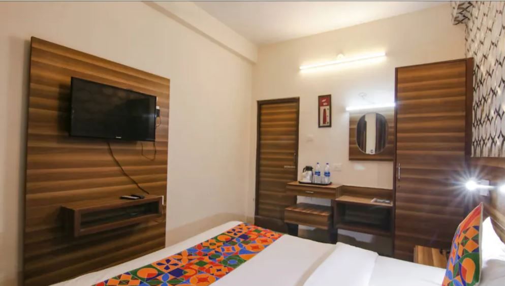 Hotel Vijay Palace Dharamshala Deluxe Room 9