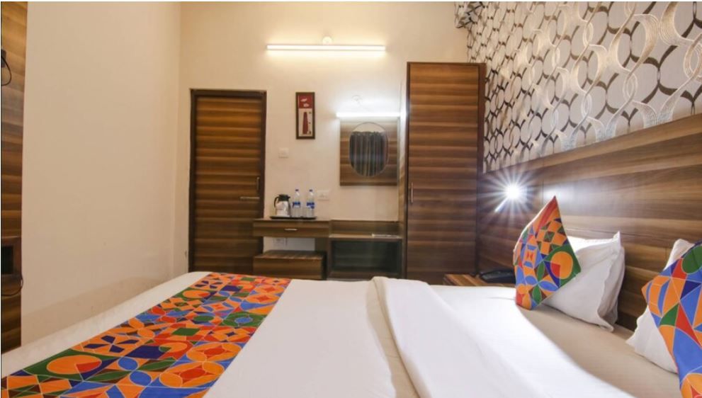 Hotel Vijay Palace Dharamshala Deluxe Room 7