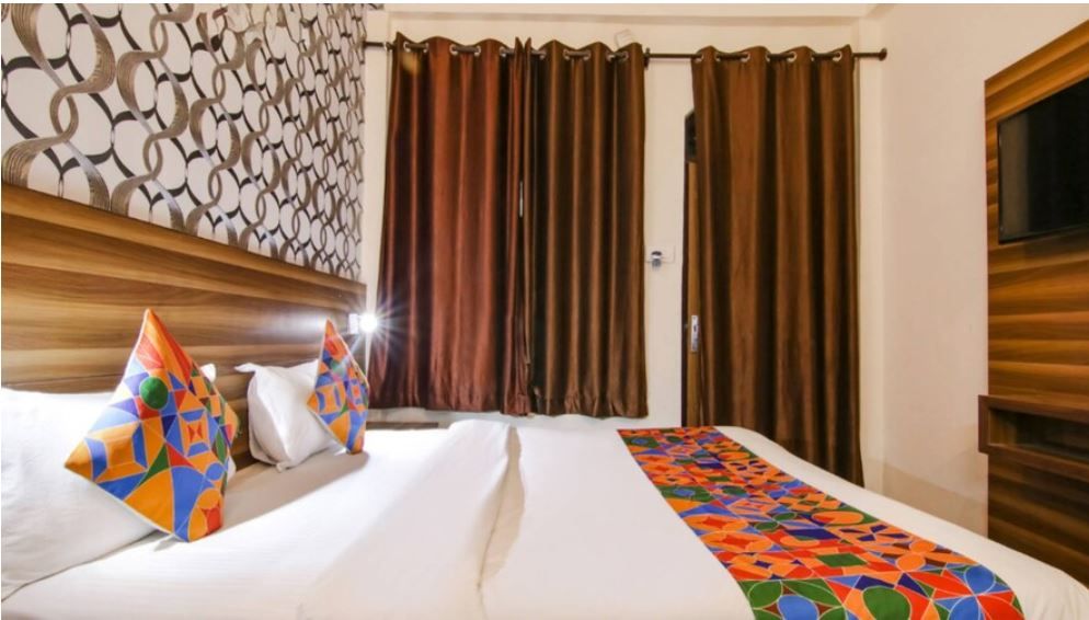 Hotel Vijay Palace Dharamshala Deluxe Room 4