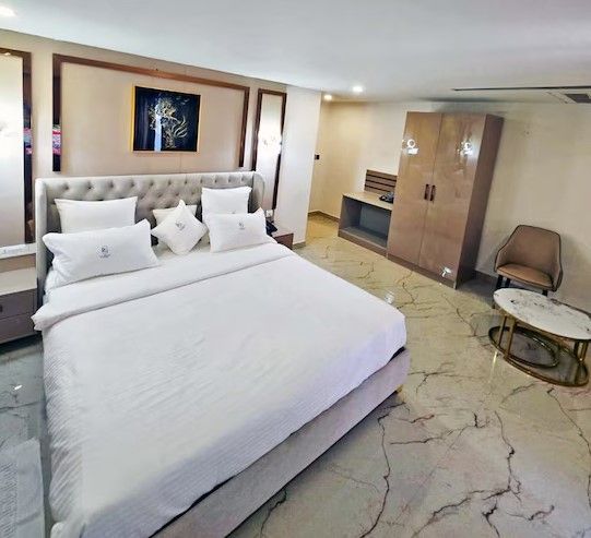Radiant Star Suites Premium Room AC 4