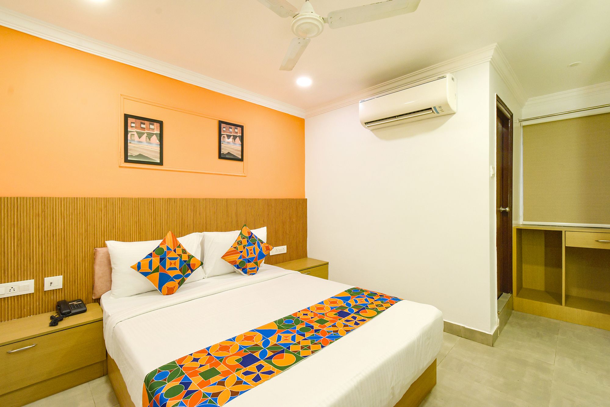  FabHotel The Cinco Primera Deluxe Room