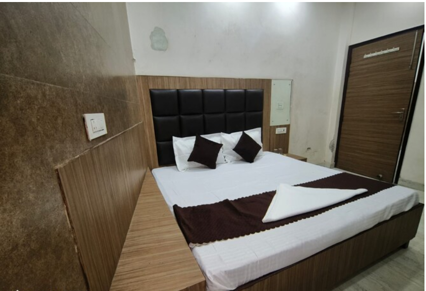 Hotel Silver Star Deluxe Non Ac Room 2